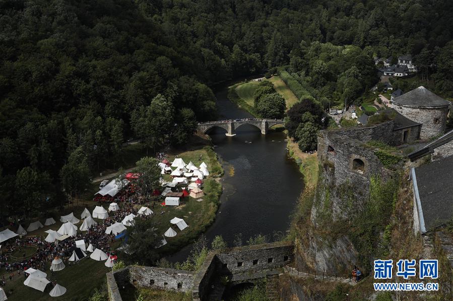 （国际）（3）在比利时小城&ldquo;穿越中世纪&rdquo;