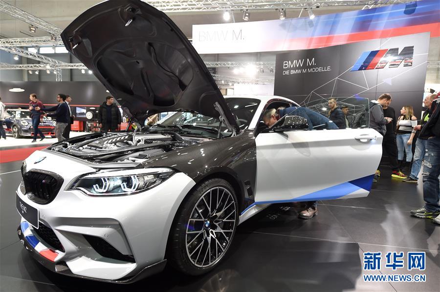 （国际）（4）维也纳车展开幕 中国电动汽车亮相