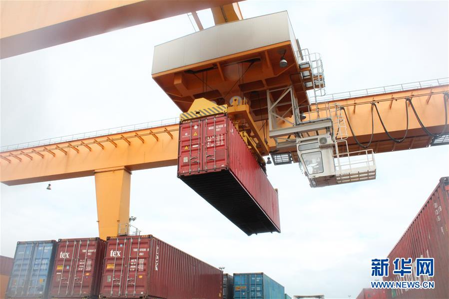 （国际）（4）东莞-维尔纽斯首趟中欧班列抵达立陶宛