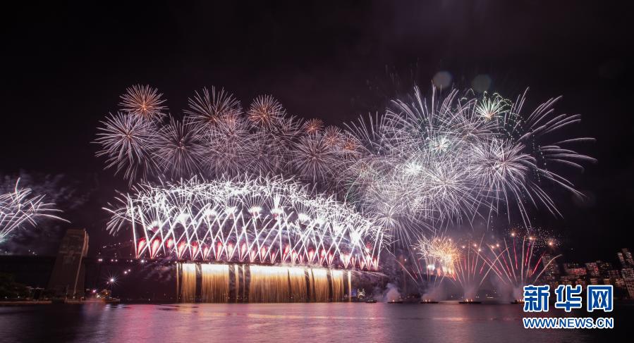 澳大利亚:烟花迎新年
