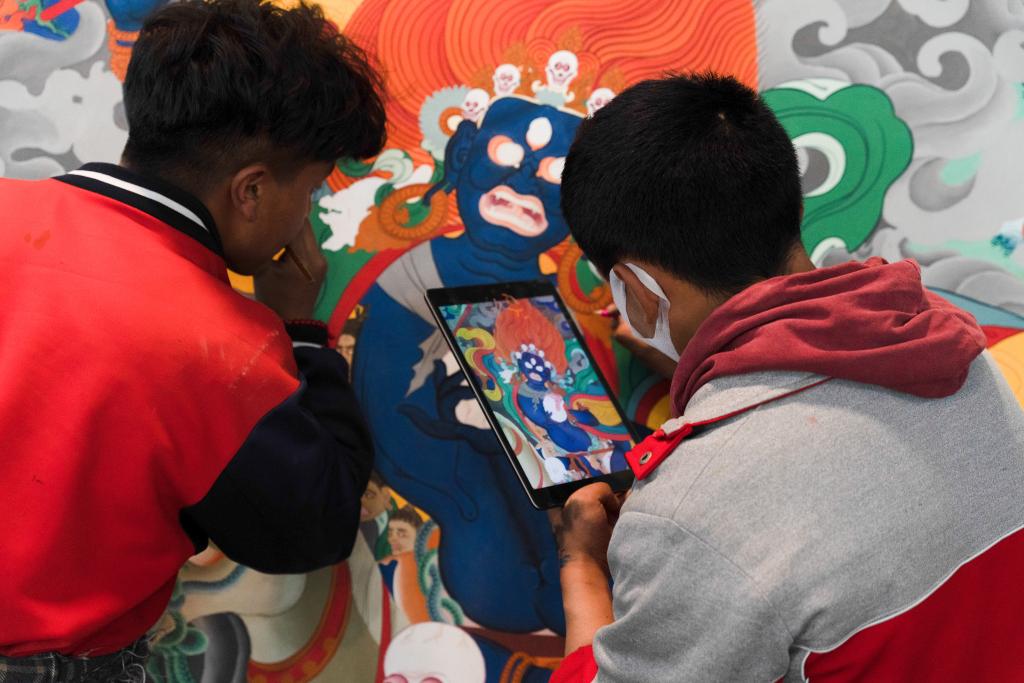 全球连线丨中国说扎西德勒新西藏来了洋专家