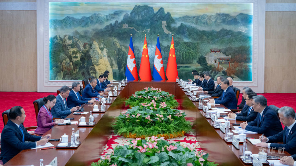新华图讯丨习近平会见柬埔寨首相洪玛奈