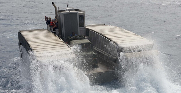 环太军演美军出动新登陆装备 外形似蜈蚣（组图）