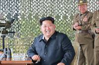 金正恩观看高射炮兵射击比赛