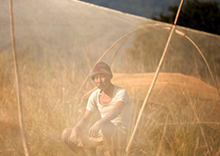 印度民众庆祝丰收节 集体下湖捕鱼（高清组图）