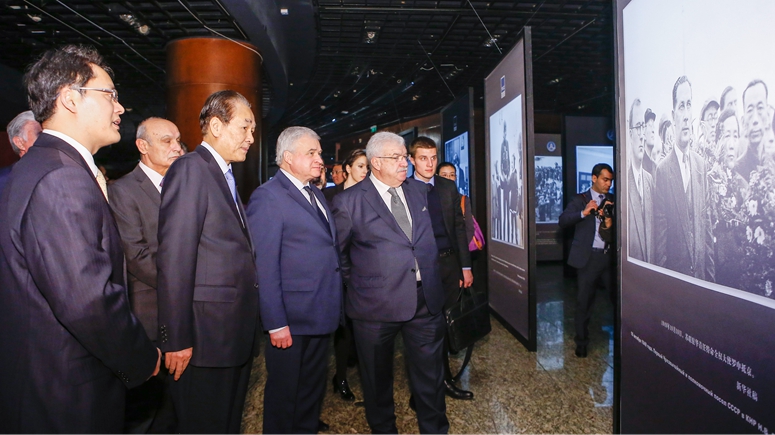 新华社与塔斯社建立合作关系60周年联合摄影展在京举行