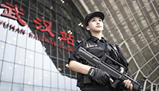 女特警李希：暑运路上的侠骨柔情