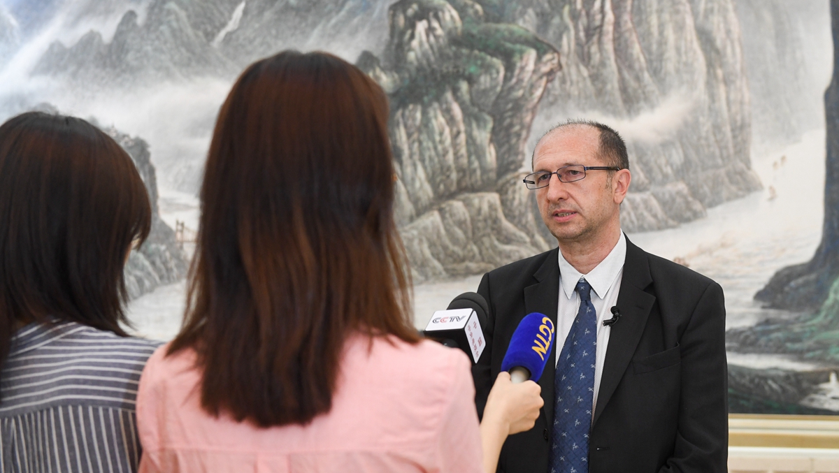 外方人士：希望中美平等谈判的大门不要关闭