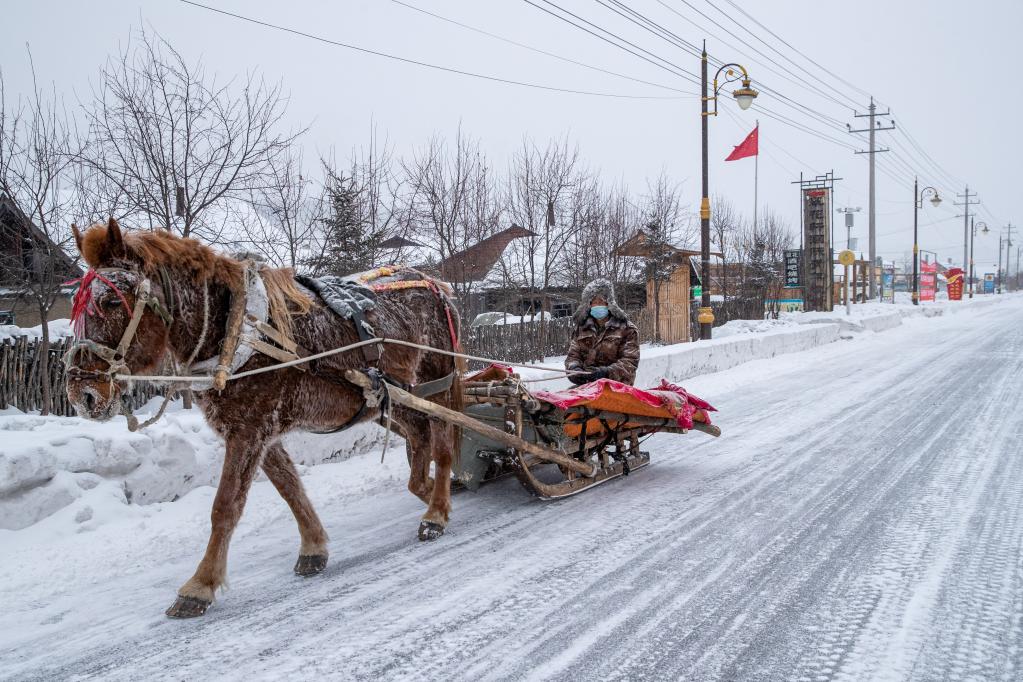 新华全媒+丨烟火北红村&mdash;&mdash;夜访中国最北村落
