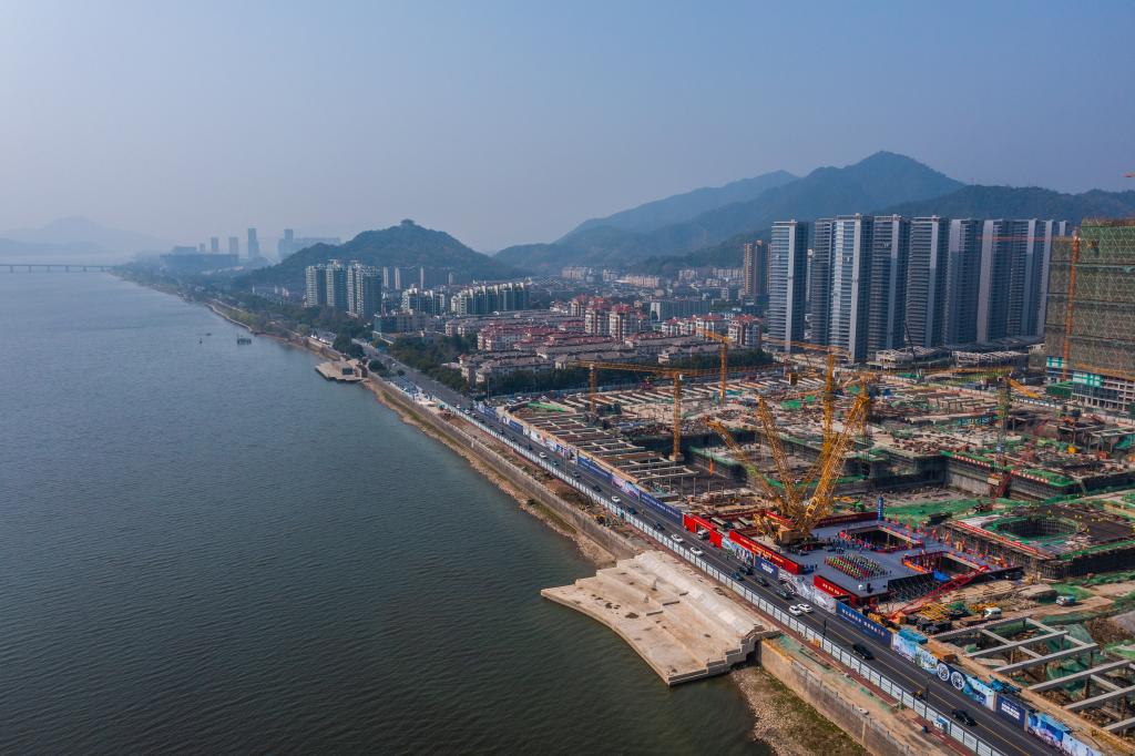 浙江省首条公铁合建隧道&mdash;&mdash;富阳秦望通道工程过江隧道实现双线贯通