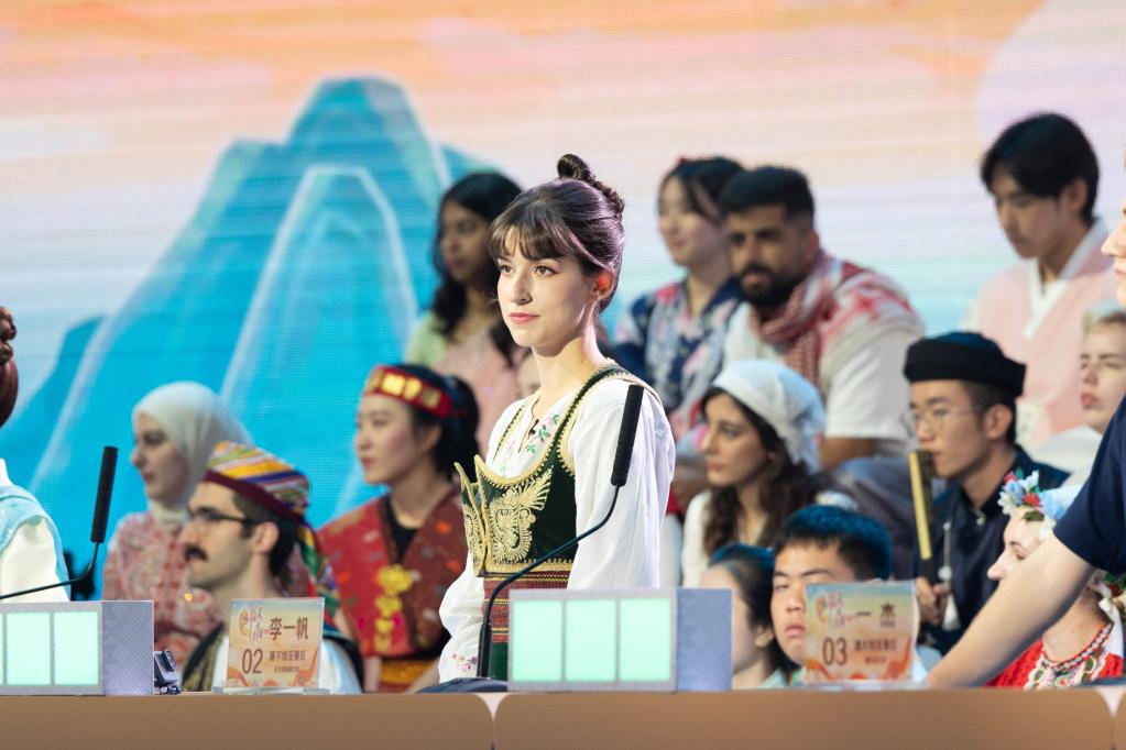 &ldquo;汉语桥&rdquo;世界大学生中文比赛总决赛落幕 塞尔维亚选手夺冠