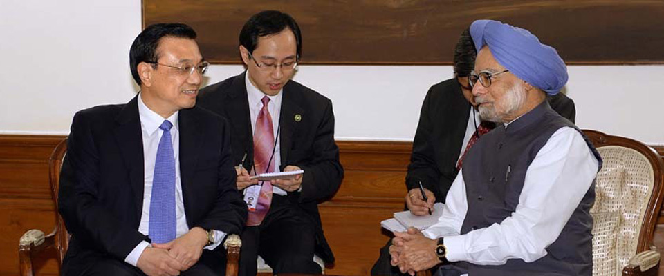 李克强与印度总理辛格小范围会见