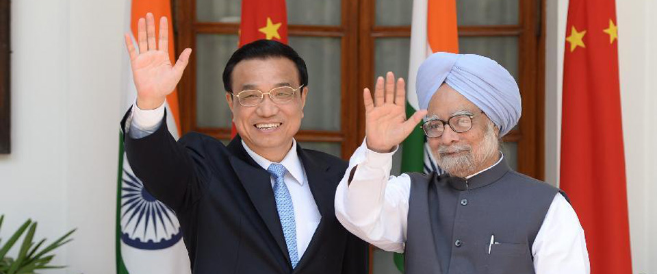 李克强与印度总理辛格举行会谈