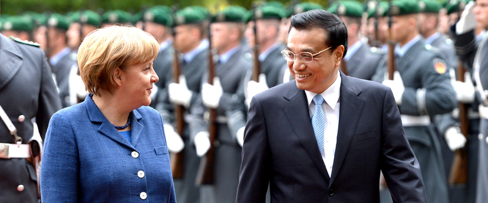 李克强出席德国总理默克尔举行的欢迎仪式