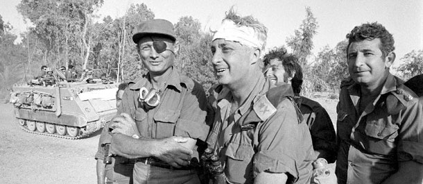 沙龙将与已故夫人葬在一起 回顾其戎马一生