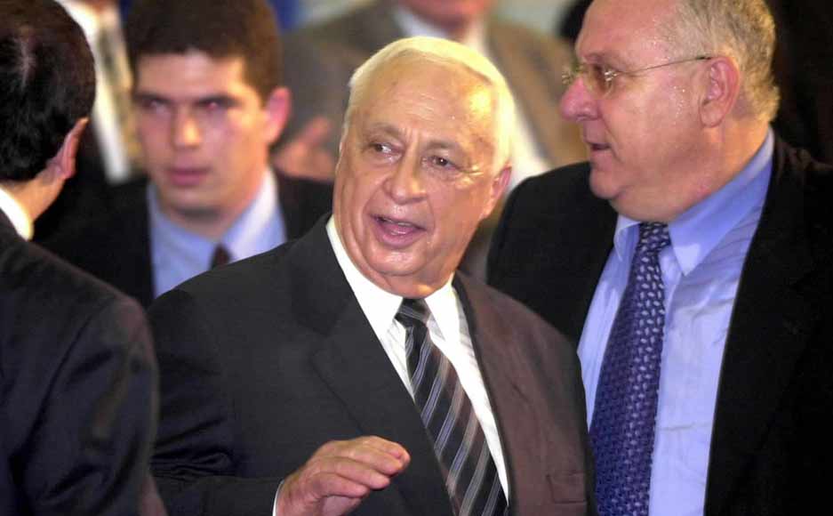 沙龙出席在特拉维夫举行的庆祝活动