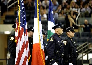 纽约新警员举行毕业典礼（高清组图）