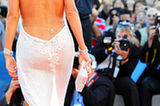 威尼斯电影节红毯惊艳瞬间回顾（组图）