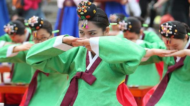 韩国女孩参加成人礼