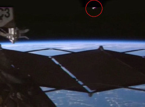 国际空间站周围再现疑似UFO(组图)