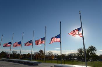美国降半旗悼念巴黎恐袭遇难者（组图）
