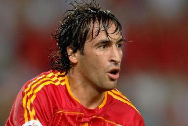 前皇马传奇劳尔正式退役 组图