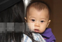 郭晶晶公子露正面照 各国体育明星萌宝PK