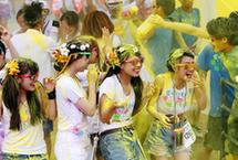 &ldquo;彩色跑&rdquo;大阪首秀 万人感受夏季别样色彩（图）