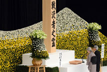 日本举行&ldquo;全国战殁者追悼仪式&rdquo;（图）