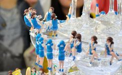 日本静冈：600多个&ldquo;缘子小姐&rdquo;齐亮相