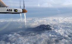 全球最大太阳能飞机&ldquo;迫降&rdquo;日本名古屋(组图)