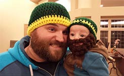 "神同步"父子照萌翻网友