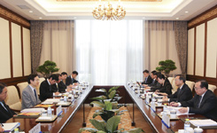 杨洁篪与谷内正太郎举行中日高级别政治对话