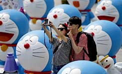 上百只哆啦A梦现身韩国