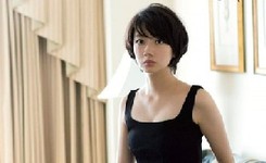 日本女星波瑠短发写真