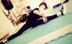 中日韩女星PK一字马