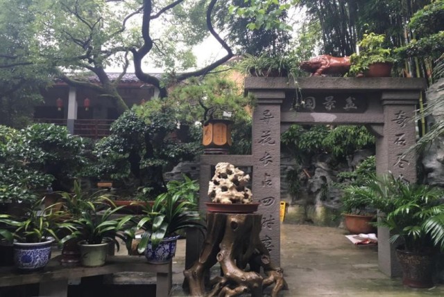 "龙洞农家乐"一隅