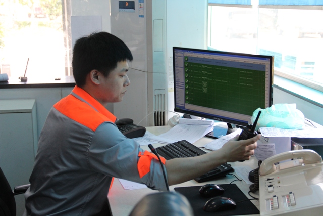 重庆中心站外勤人员正在工作