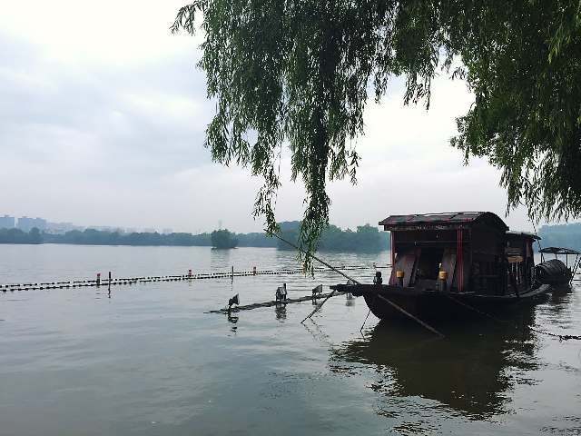 【清华新闻学子嘉兴行】学生作品:"革命声传画舫中"