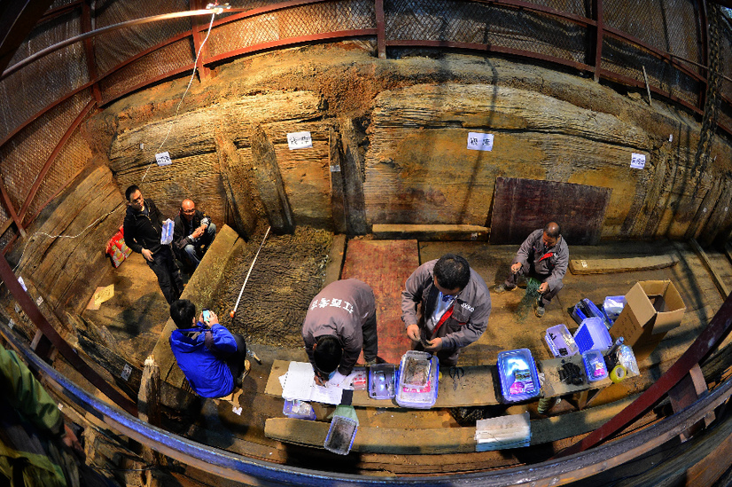 西汉海昏侯墓发掘进行时