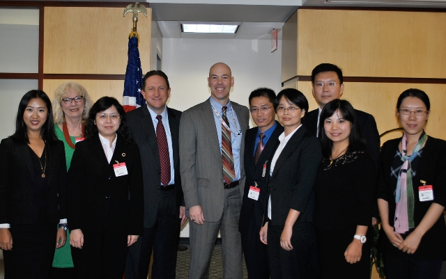 中国新闻代表团结束访美回国