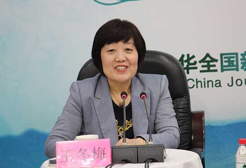 中国记协书记处书记王冬梅主持第105期新闻茶座 刘瑞 摄